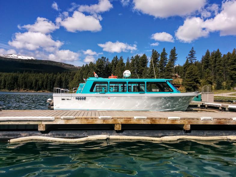 boat-for-lake-cruise